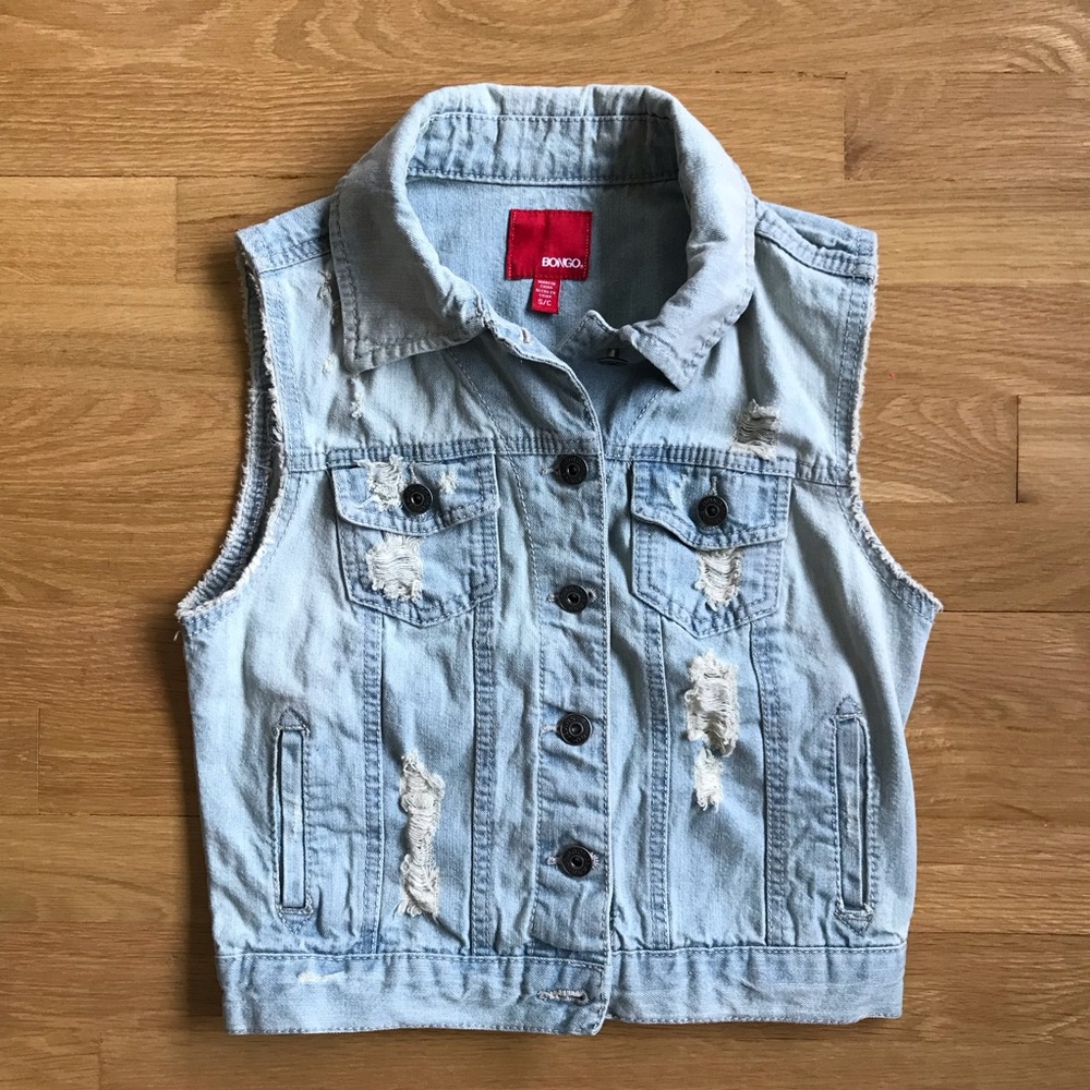 🌵3/$15 BONGO distressed denim vest